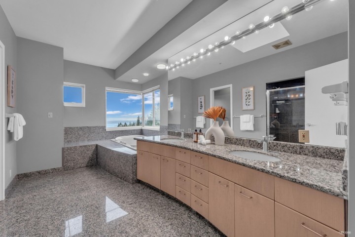 Photo 32 at 2617 Westhill Way, Westhill, West Vancouver