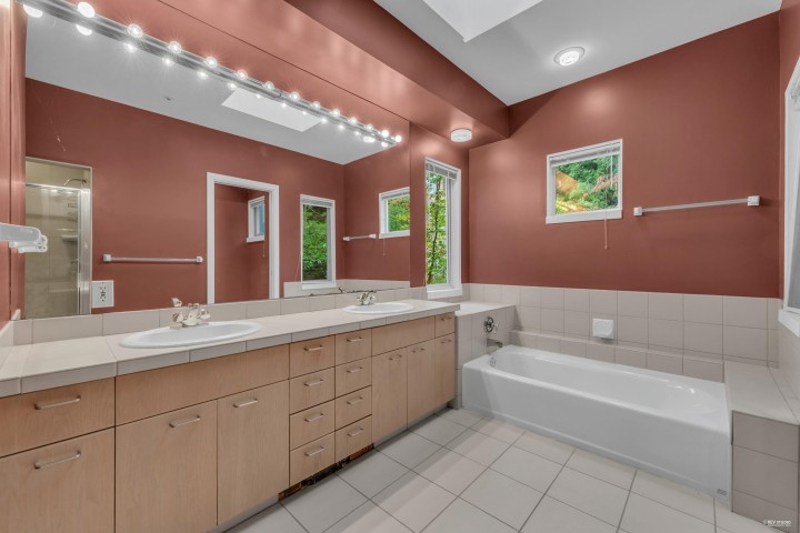 Photo 35 at 2617 Westhill Way, Westhill, West Vancouver