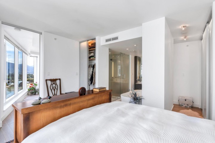 Photo 23 at 1601 - 1499 W Pender Street, Coal Harbour, Vancouver West