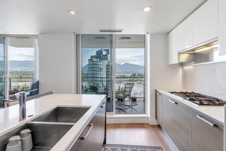 Photo 6 at 1601 - 1499 W Pender Street, Coal Harbour, Vancouver West