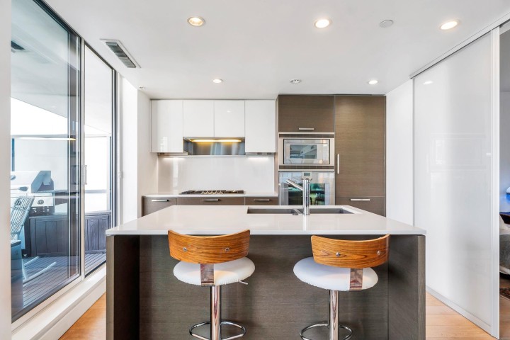 Photo 3 at 1601 - 1499 W Pender Street, Coal Harbour, Vancouver West