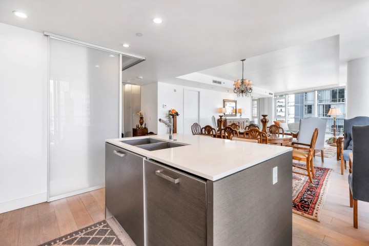 Photo 8 at 1601 - 1499 W Pender Street, Coal Harbour, Vancouver West