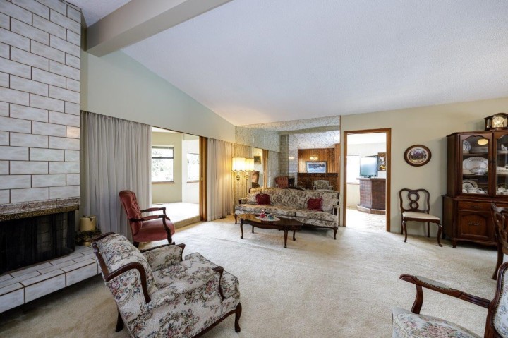 Photo 3 at 697 Plymouth Drive, Windsor Park NV, North Vancouver