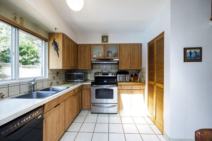 Photo 8 at 697 Plymouth Drive, Windsor Park NV, North Vancouver