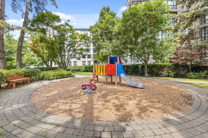 Photo 28 at 210 - 4885 Valley Drive, Quilchena, Vancouver West