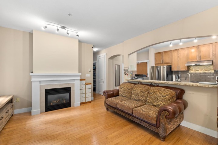 Photo 10 at 210 - 4885 Valley Drive, Quilchena, Vancouver West