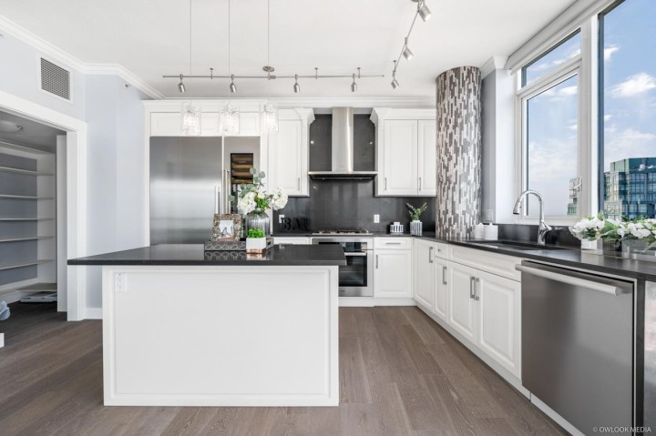 Photo 7 at 3501 - 1189 Melville Street, Coal Harbour, Vancouver West