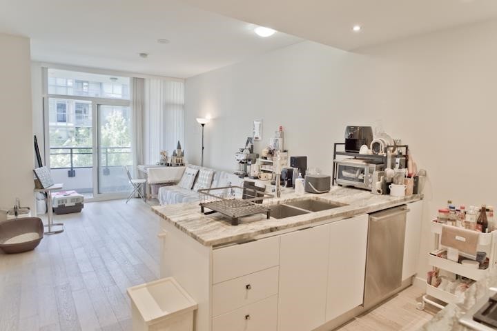 Photo 2 at 302 - 2033 W 10th Avenue, Kitsilano, Vancouver West