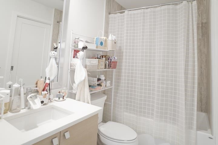 Photo 12 at 302 - 2033 W 10th Avenue, Kitsilano, Vancouver West