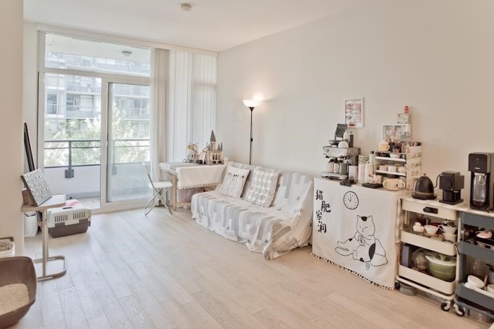 Photo 4 at 302 - 2033 W 10th Avenue, Kitsilano, Vancouver West