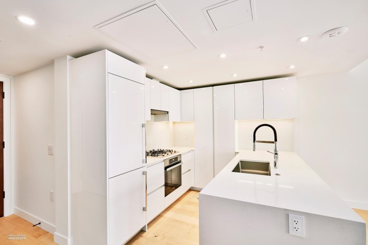 Photo 10 at 807 - 135 E 13th Street, Central Lonsdale, North Vancouver