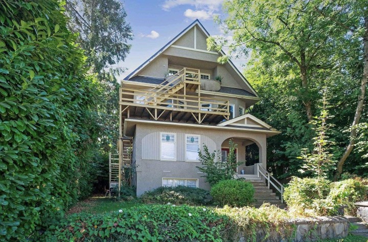 Photo 2 at 236 W 12th Avenue, Mount Pleasant VW, Vancouver West