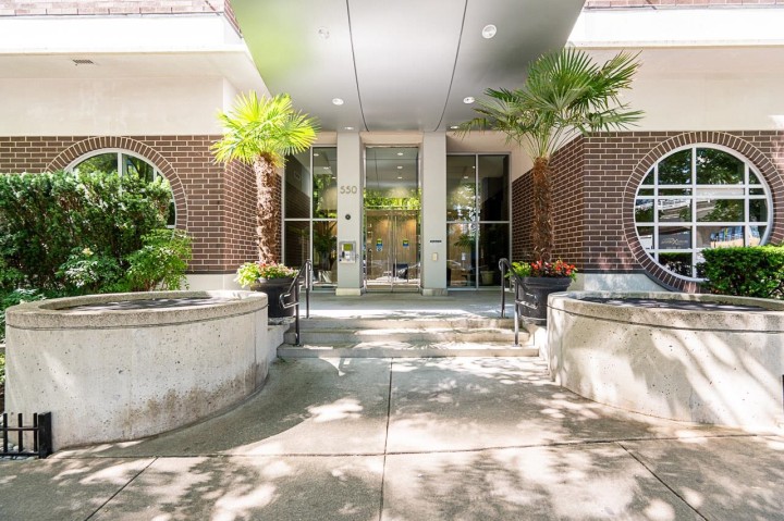 Photo 1 at 908 - 550 Pacific Street, Yaletown, Vancouver West