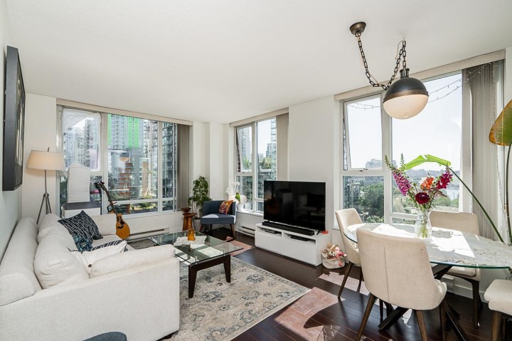 Photo 9 at 908 - 550 Pacific Street, Yaletown, Vancouver West