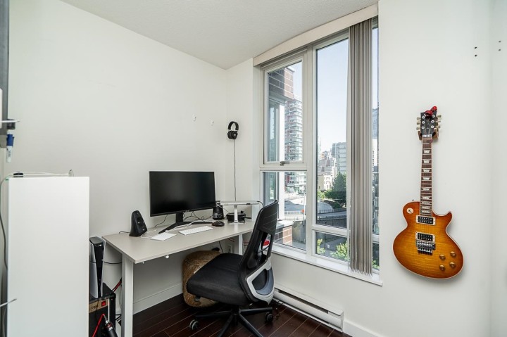 Photo 14 at 908 - 550 Pacific Street, Yaletown, Vancouver West