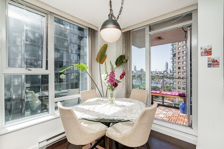 Photo 11 at 908 - 550 Pacific Street, Yaletown, Vancouver West