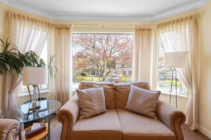 Photo 9 at 883 Nairn Court, Roche Point, North Vancouver