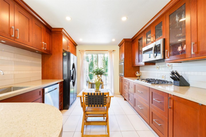 Photo 15 at 883 Nairn Court, Roche Point, North Vancouver