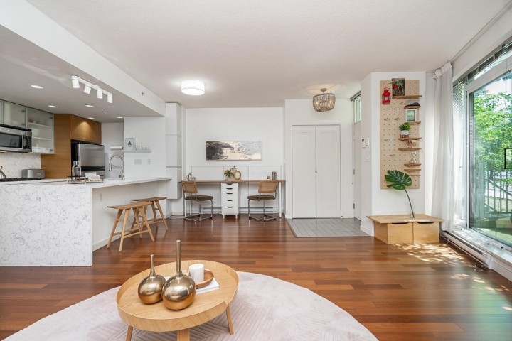 Photo 10 at 106 - 980 Cooperage Way, Yaletown, Vancouver West