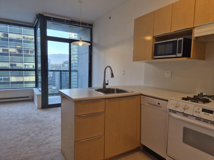 Photo 13 at 806 - 1239 W Georgia Street, Coal Harbour, Vancouver West