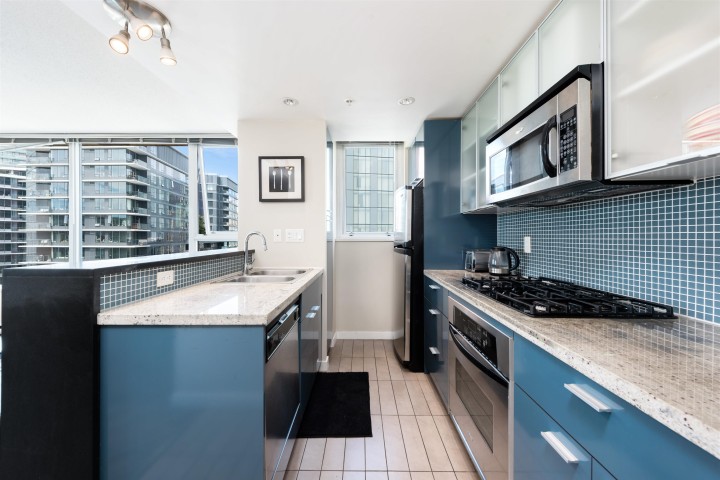 Photo 6 at 1606 - 33 Smithe Street, Yaletown, Vancouver West