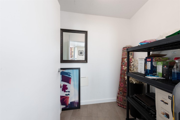 Photo 7 at 1606 - 33 Smithe Street, Yaletown, Vancouver West