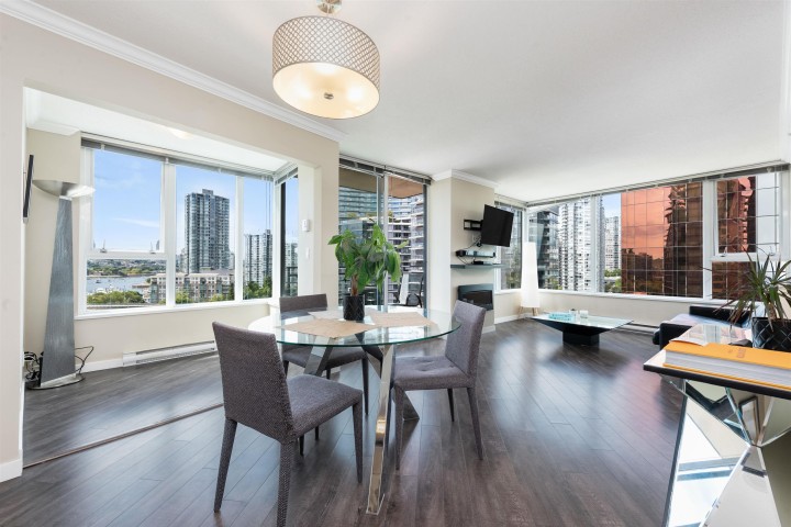 Photo 3 at 1606 - 33 Smithe Street, Yaletown, Vancouver West