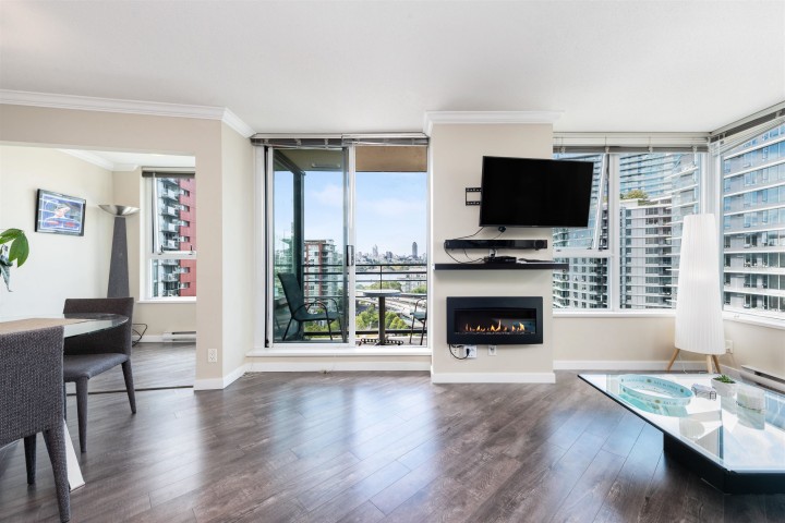 Photo 1 at 1606 - 33 Smithe Street, Yaletown, Vancouver West