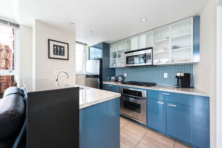 Photo 5 at 1606 - 33 Smithe Street, Yaletown, Vancouver West