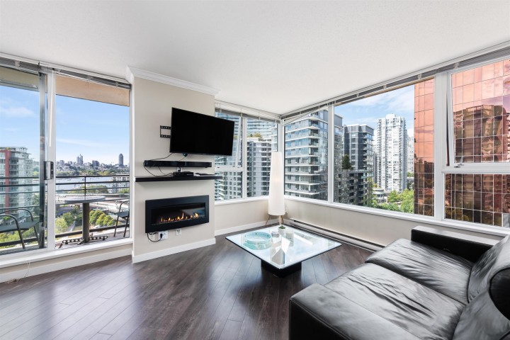 Photo 4 at 1606 - 33 Smithe Street, Yaletown, Vancouver West
