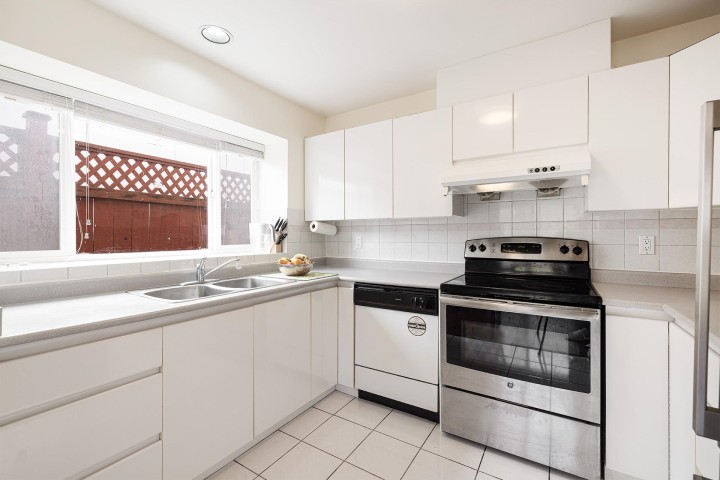 Photo 2 at 8573 Laurel Street, Marpole, Vancouver West