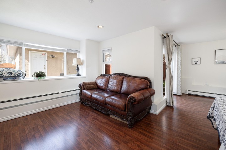 Photo 9 at 8573 Laurel Street, Marpole, Vancouver West