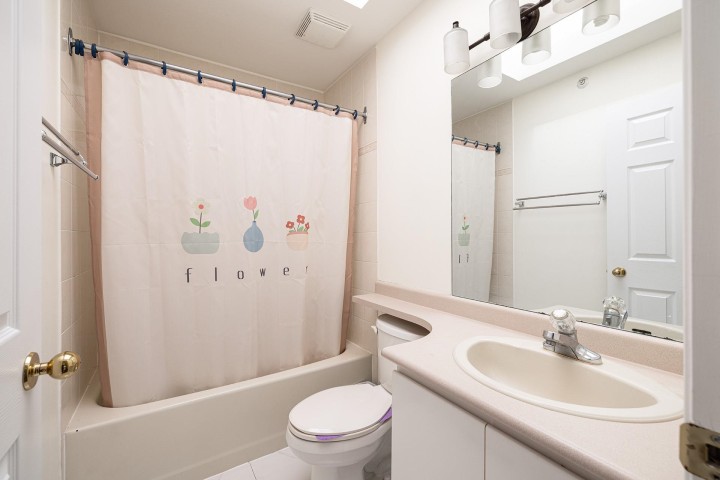 Photo 19 at 8573 Laurel Street, Marpole, Vancouver West