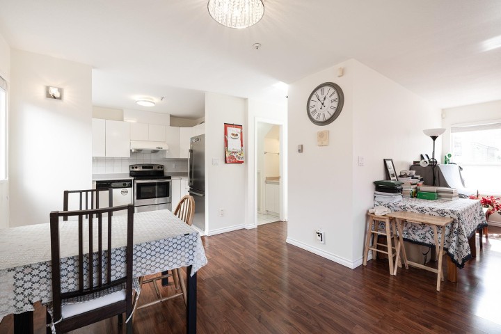 Photo 4 at 8573 Laurel Street, Marpole, Vancouver West