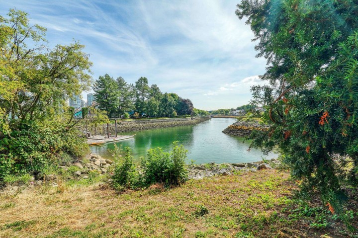 Photo 26 at 41 - 1425 Lamey\'s Mill Road, False Creek, Vancouver West