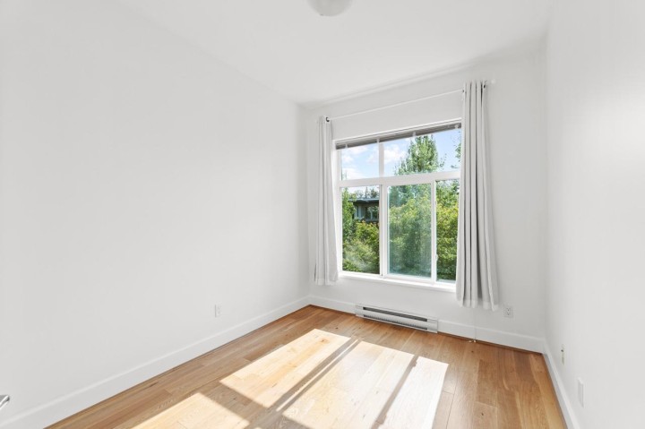 Photo 9 at 320 - 6328 Larkin Drive, University VW, Vancouver West