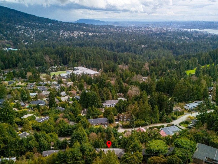 Photo 2 at 530 St. Andrews Road, Glenmore, West Vancouver