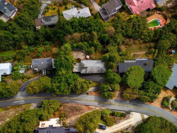 Photo 6 at 530 St. Andrews Road, Glenmore, West Vancouver