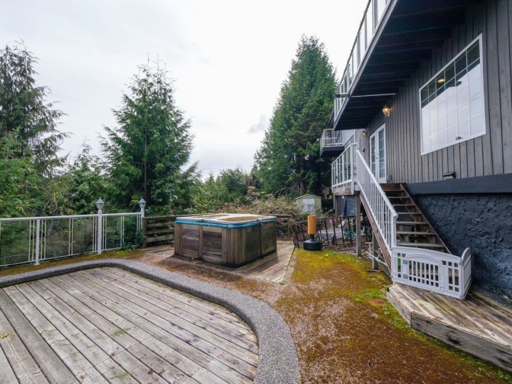 Photo 9 at 530 St. Andrews Road, Glenmore, West Vancouver