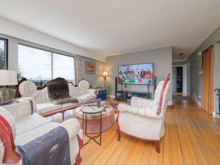 Photo 33 at 530 St. Andrews Road, Glenmore, West Vancouver