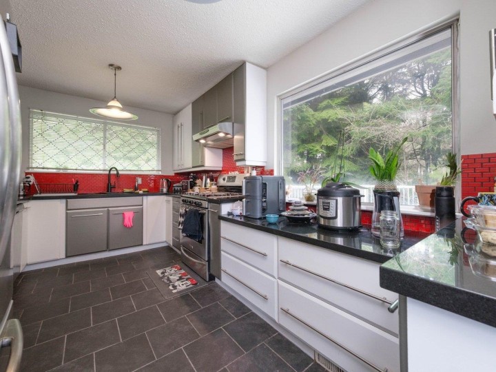 Photo 18 at 530 St. Andrews Road, Glenmore, West Vancouver