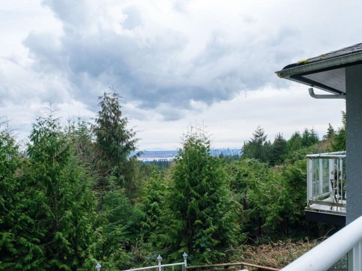 Photo 29 at 530 St. Andrews Road, Glenmore, West Vancouver