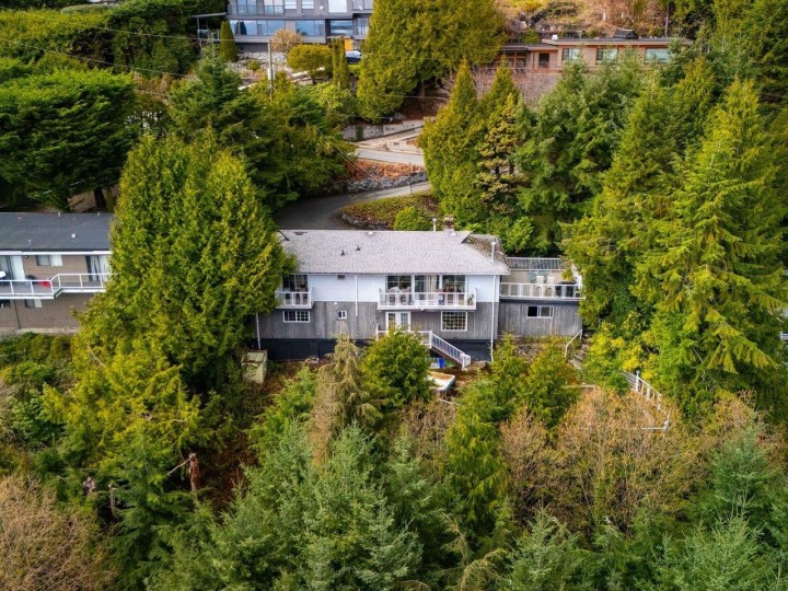 Photo 4 at 530 St. Andrews Road, Glenmore, West Vancouver