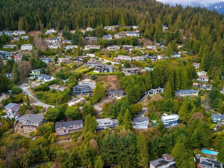 Photo 8 at 530 St. Andrews Road, Glenmore, West Vancouver