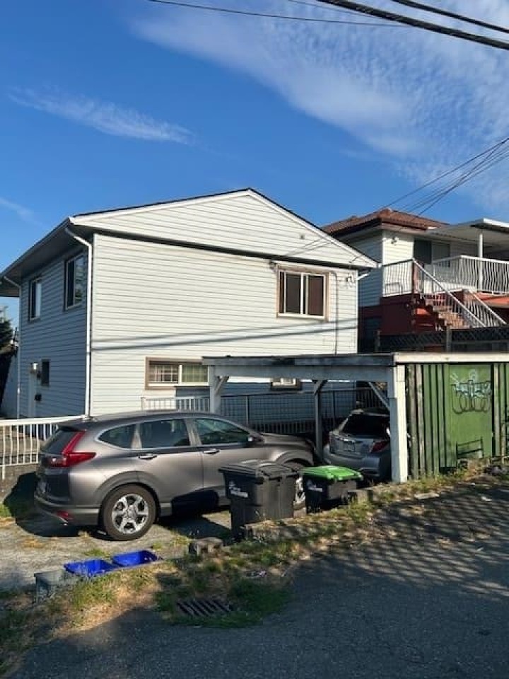 Photo 38 at 7592 Fraser Street, South Vancouver, Vancouver East