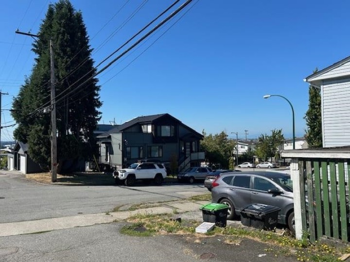 Photo 21 at 7592 Fraser Street, South Vancouver, Vancouver East