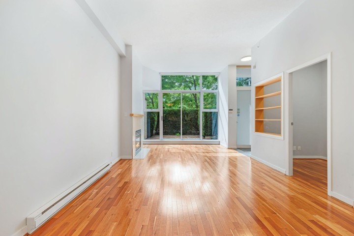 Photo 13 at 133 Aquarius Mews, Yaletown, Vancouver West