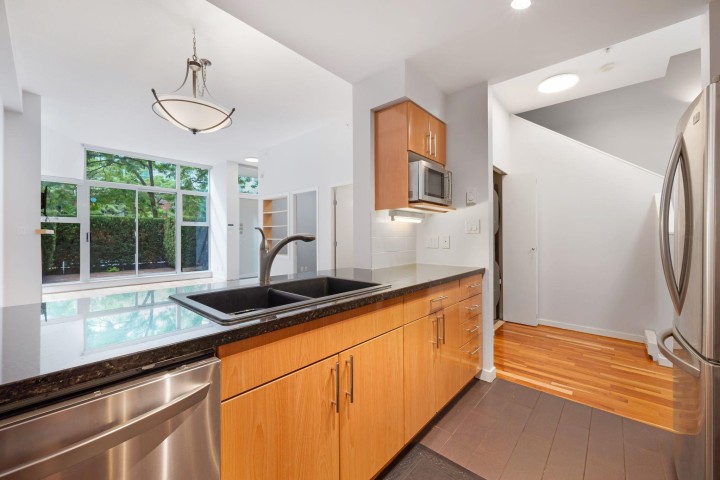 Photo 16 at 133 Aquarius Mews, Yaletown, Vancouver West