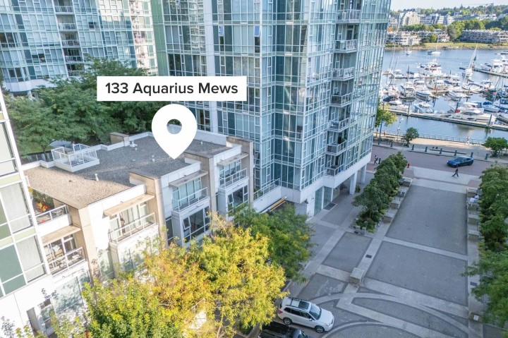 Photo 3 at 133 Aquarius Mews, Yaletown, Vancouver West
