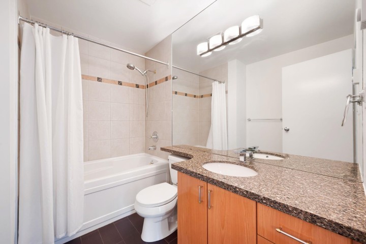 Photo 20 at 133 Aquarius Mews, Yaletown, Vancouver West